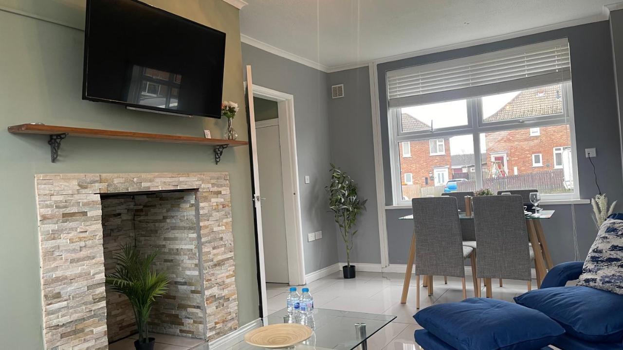 Fully Serviced Three Bed House In Durham Exterior photo