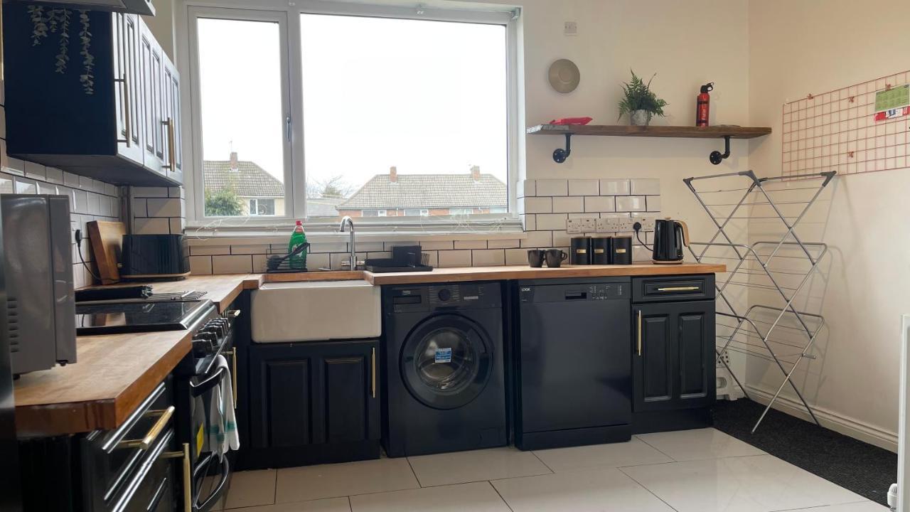 Fully Serviced Three Bed House In Durham Exterior photo